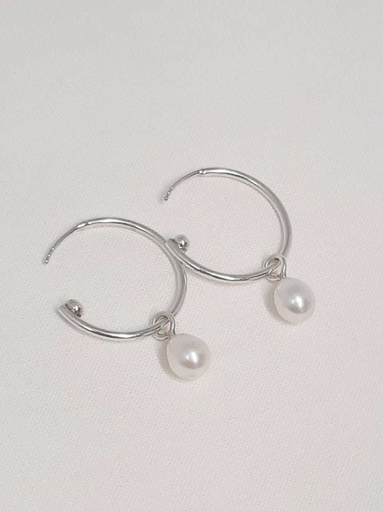 
                
                    Load image into Gallery viewer, Freshwater pearl hoops
                
            